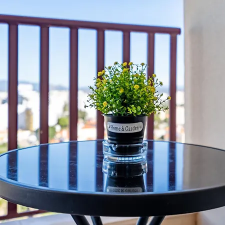 Tiz Apartment *